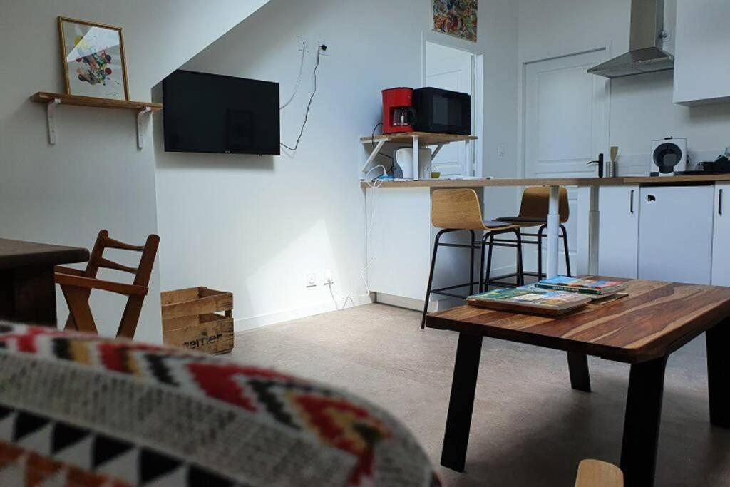 Appartement Vol De Nuit - Balade Urbaine Au Centre D'epernay *